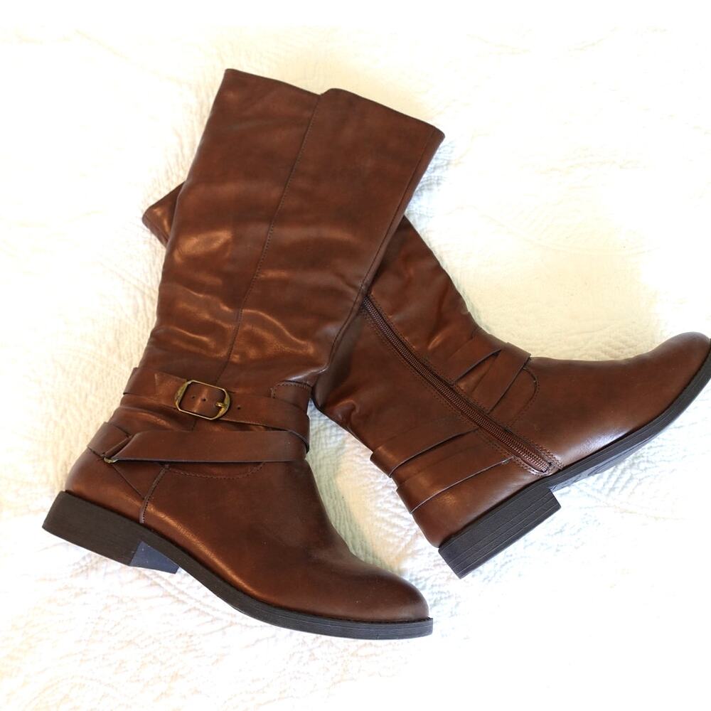 Style n Co Carmel colored walking boots size 8.5